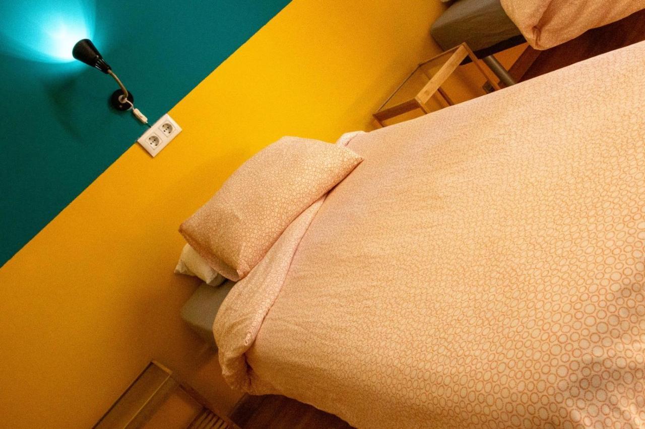Hostel Onefam Sungate Madryt Zewnętrze zdjęcie