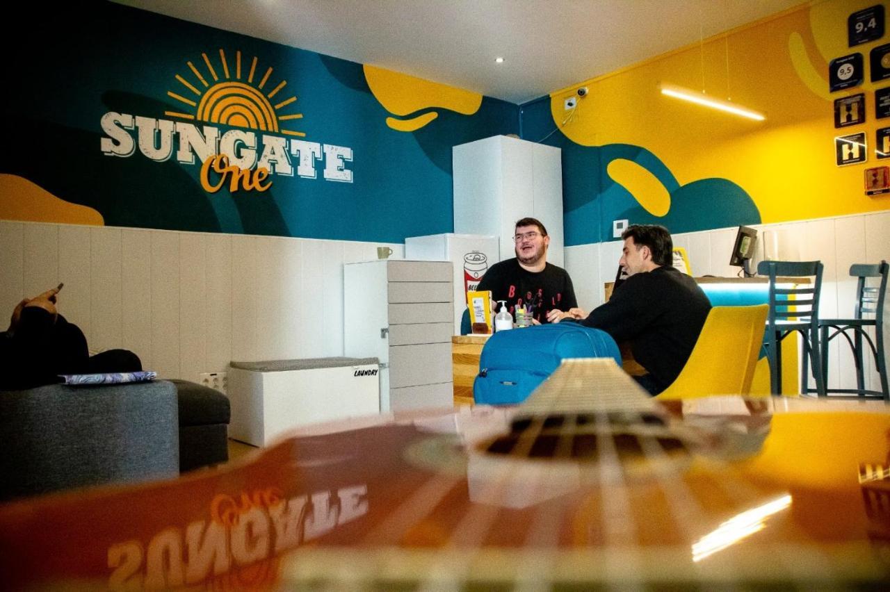 Hostel Onefam Sungate Madryt Zewnętrze zdjęcie