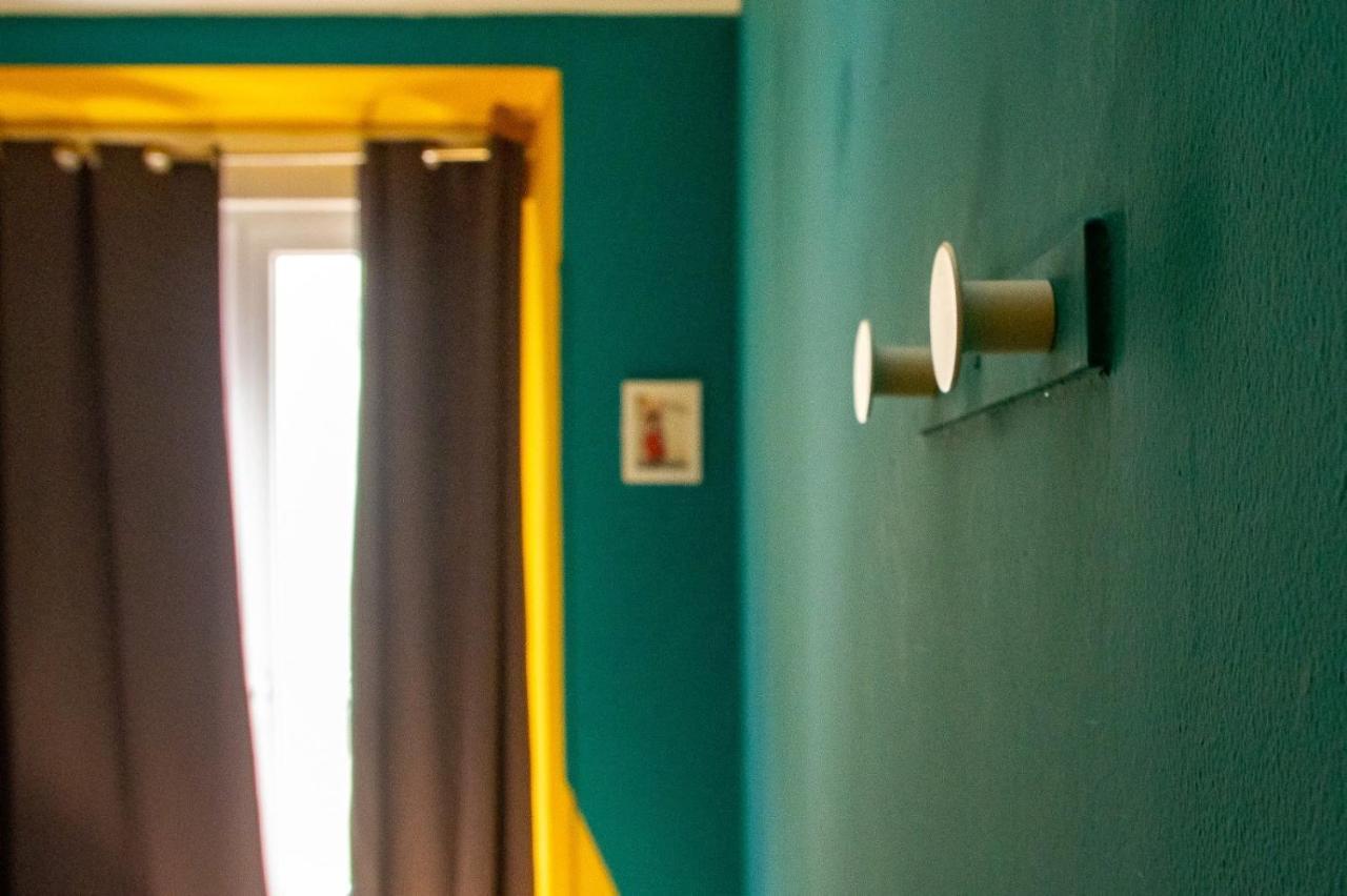 Hostel Onefam Sungate Madryt Zewnętrze zdjęcie