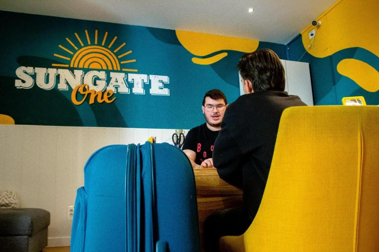 Hostel Onefam Sungate Madryt Zewnętrze zdjęcie