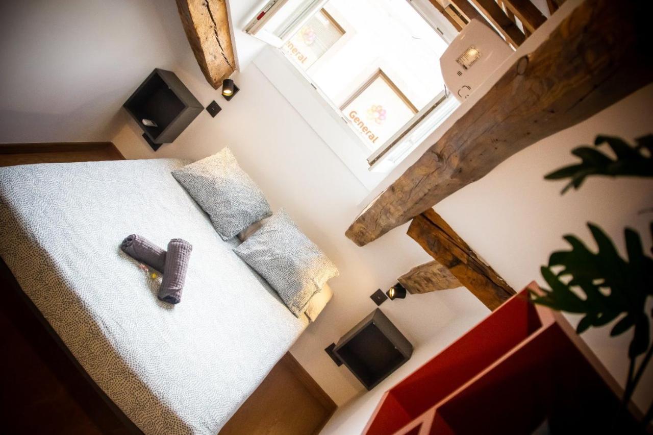 Hostel Onefam Sungate Madryt Zewnętrze zdjęcie