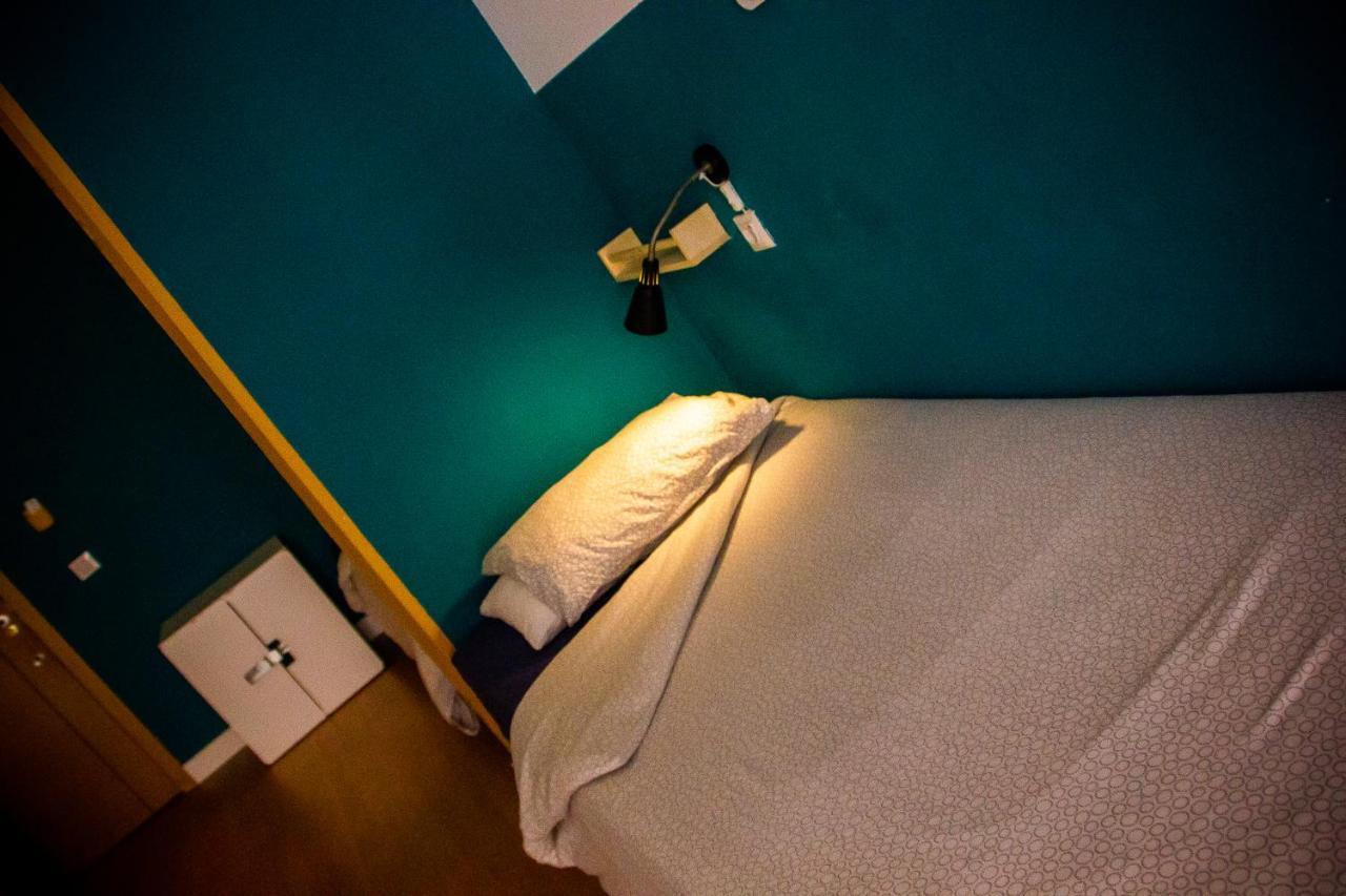 Hostel Onefam Sungate Madryt Zewnętrze zdjęcie