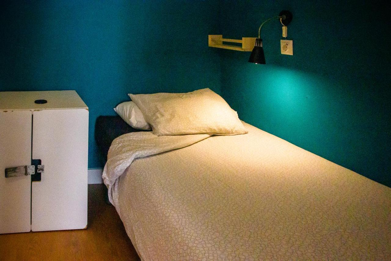 Hostel Onefam Sungate Madryt Zewnętrze zdjęcie