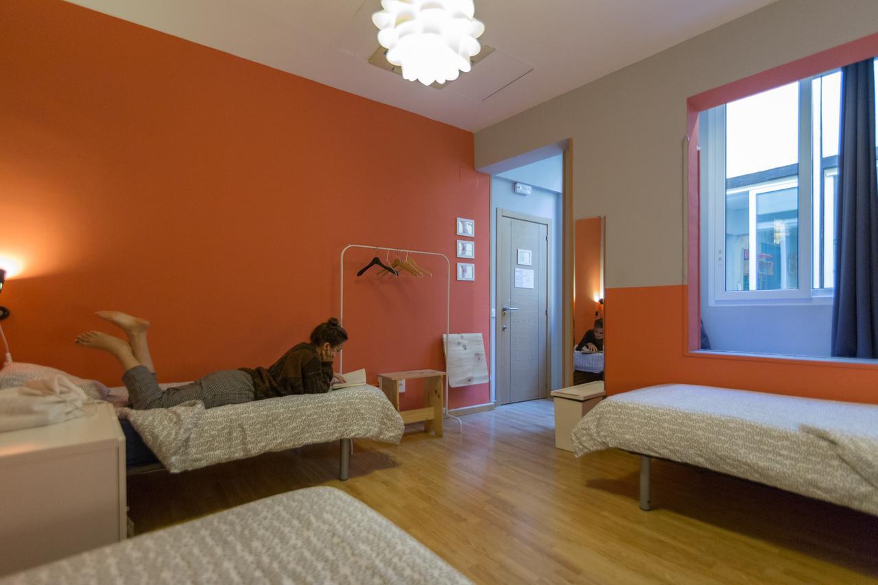 Hostel Onefam Sungate Madryt Zewnętrze zdjęcie